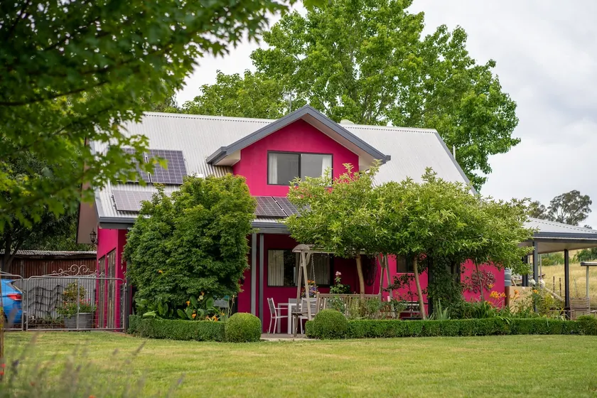 Magenta Cottage - Image 1