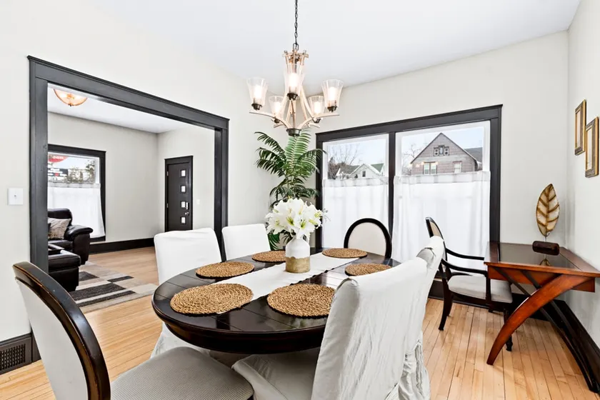 North Shore Escape | Walkable to Beach & Shops - Image 1
