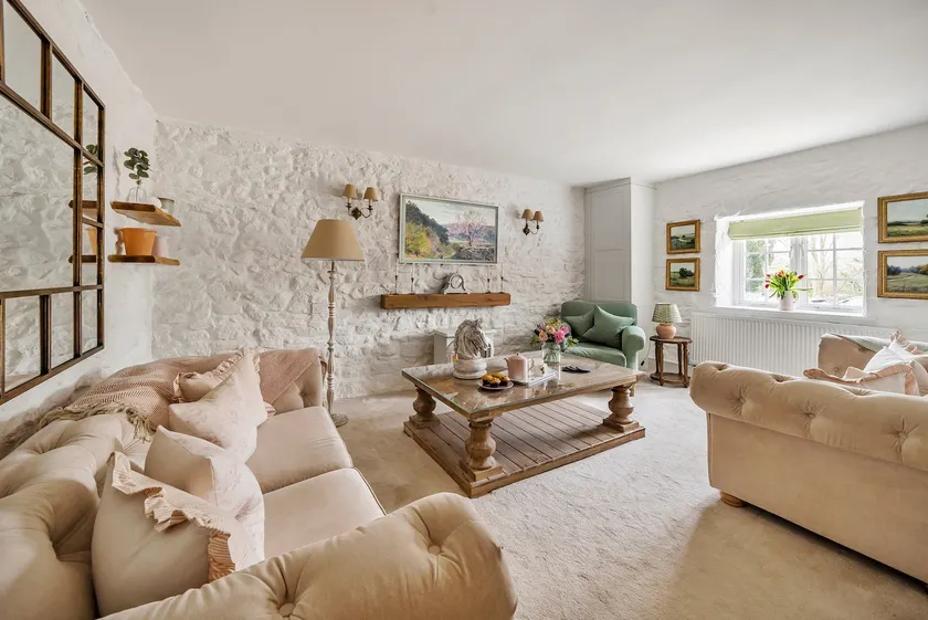 Live the coastal cottage dream in Dorset AONB - Image 1