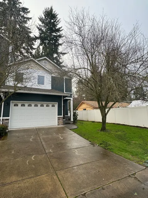 3 Bed Townhome for Longer Stays - Image 1