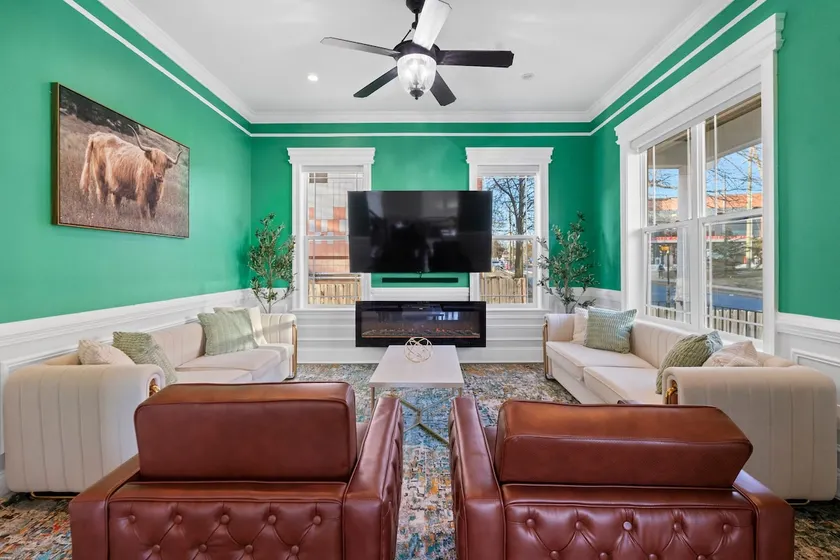 Gorgeous & Elegant Home Near DC - Image 1