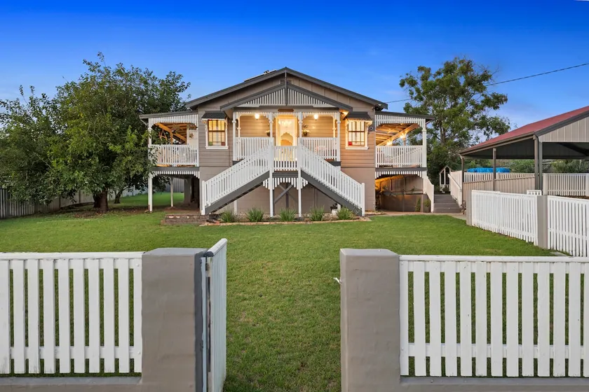 The Manor Homestead - Hot Tub & Views - Image 1