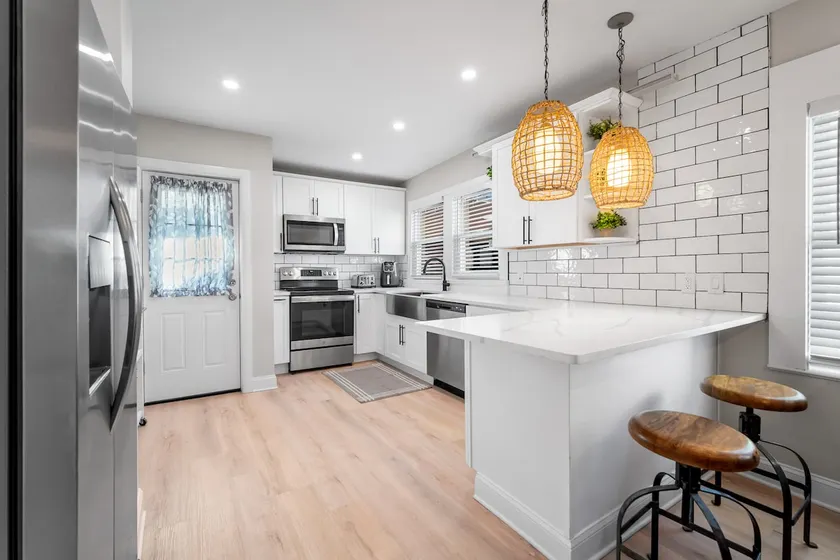 Just Renovated 3BR Steps to the Beach - Image 1