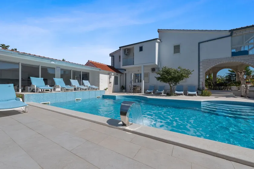 Villa Almas - Heated Pool, Sauna, Gym and Tennis Court - Image 1