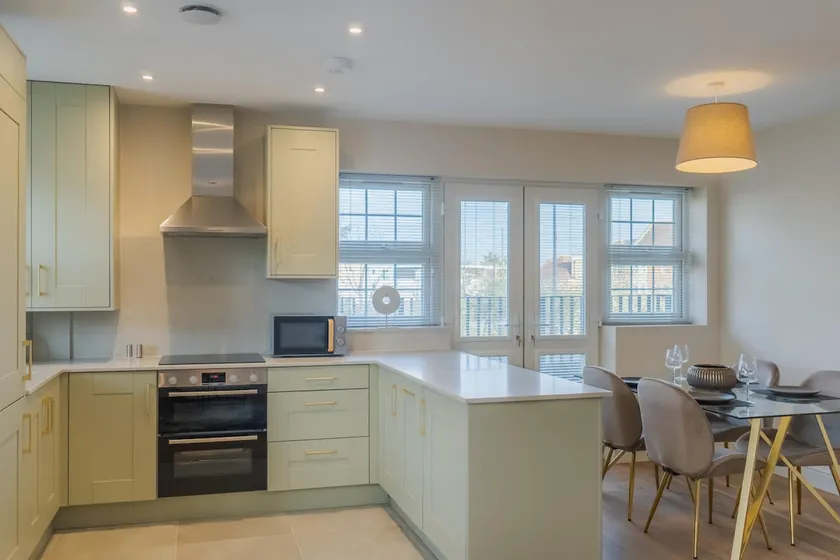 2 Bed Retreat |Parking VAT Q - By Tempstay - Image 1