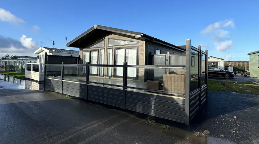 6 berth, luxury lodge Golden Gate Holiday Centre - Image 1
