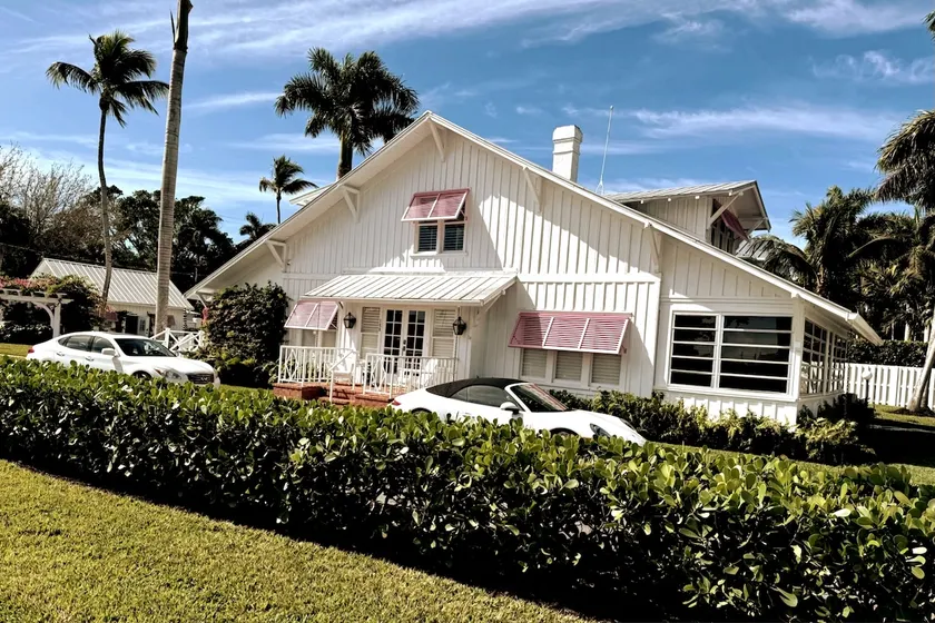 Newly Restored Old Naples Estate - Best Location! - Image 1
