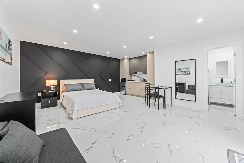 XL Luxury Room - Image 1