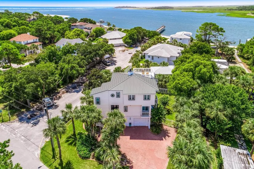 Entire corner lot Beach house with 4th story deck - Image 1