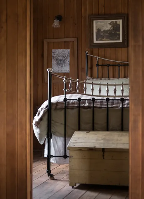 The Overseer, a couples country escape. - Image 1