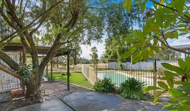 Cessnock views by the pool - Image 1