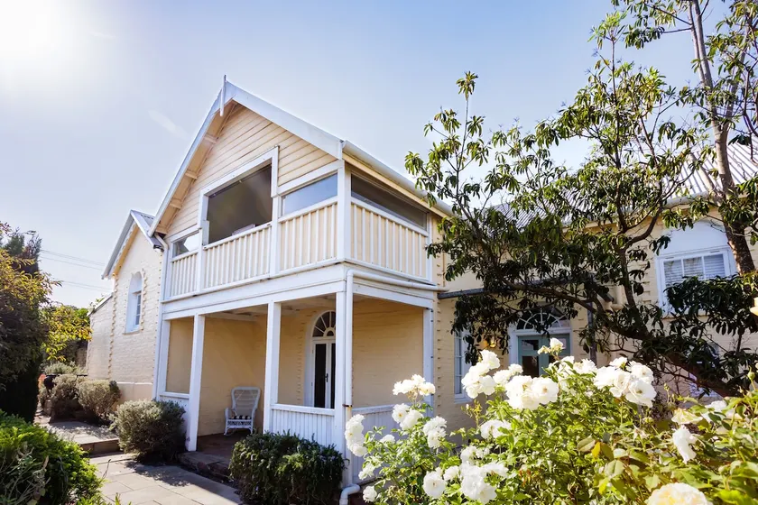 Wollaston House | Heritage Home - Image 1