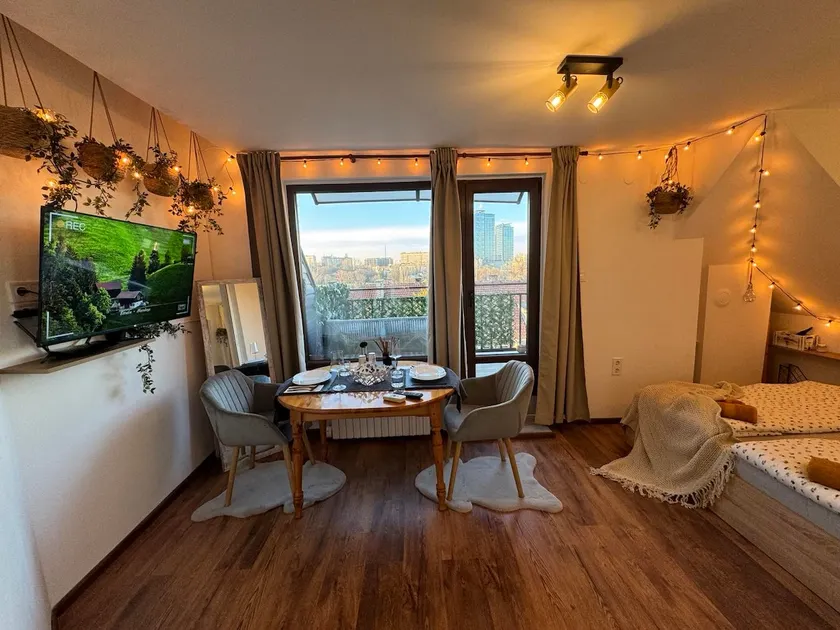 New! Park View Terrace apt for 3 - Image 1