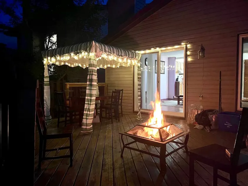 3-Bedroom Retreat Close to Downtown Ottawa - Image 1