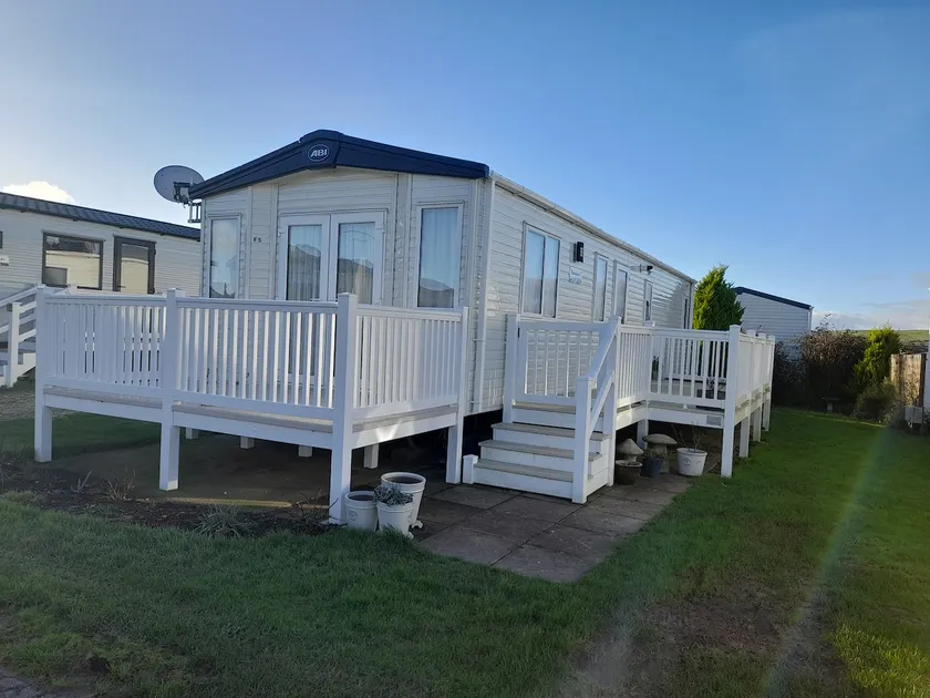 Clara the Caravan Dorset - Image 1