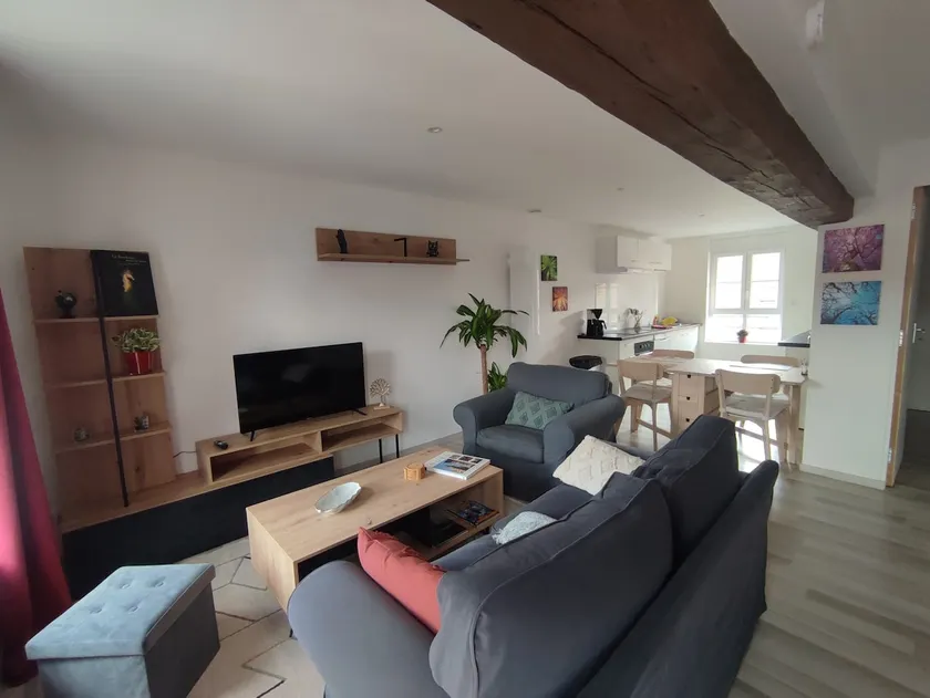 2 Bedrooms, Comfort and Calm. - Image 1