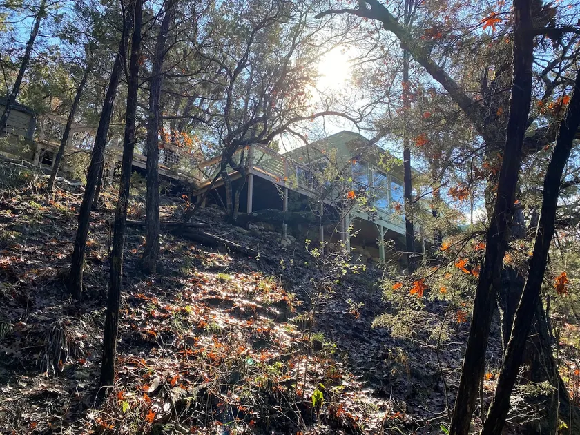 Serenity now: Secluded canyon home close to city - Image 1