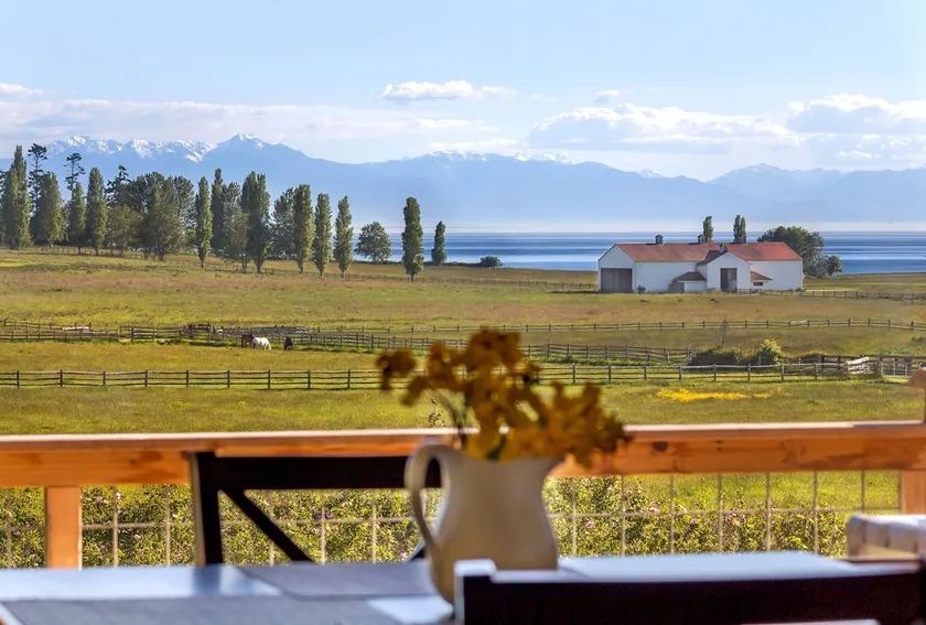 Island Cottage w/Acres of Views - Image 1