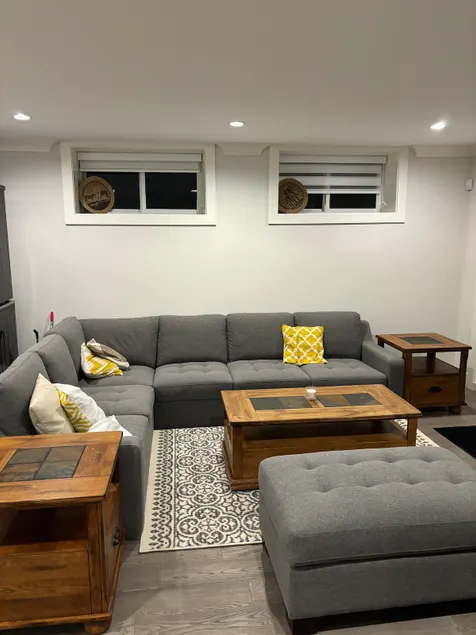 Home in Vancouver- Suite has private entrance - Image 1