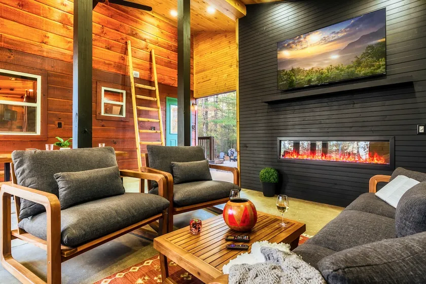 Equestrian Grandeur - w/ HotTub Lounge - Image 1