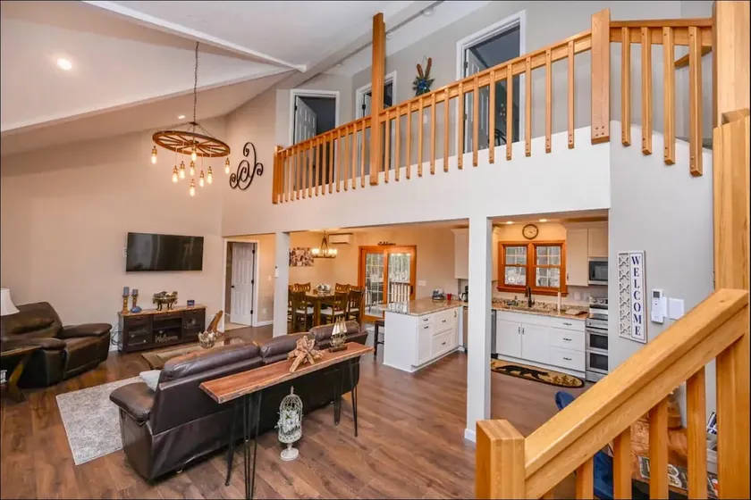 Shamrock Inn: Modern Escape w/ Lakefront Clubhouse - Image 1