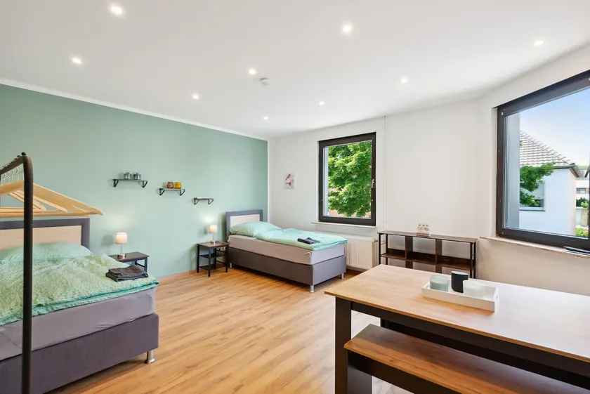 Bright 2-Bedroom with Full Kitchen · Long Stays - Image 1