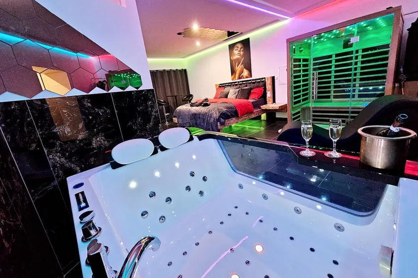 Beautiful Spa Suite Jacuzzi and Sauna Luxembourg - Image 1