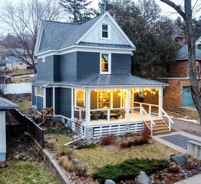 Historic Home w 2 King Beds & FAST Wifi Near Dwntn - Image 1