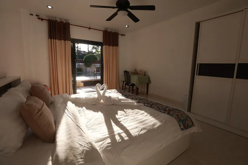 Deep trip villa phuket Room 4 - Image 1