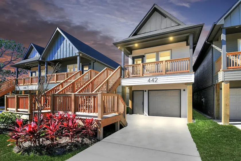 Bay Breeze Bungalow - Game Room & Pet Friendly - Image 1
