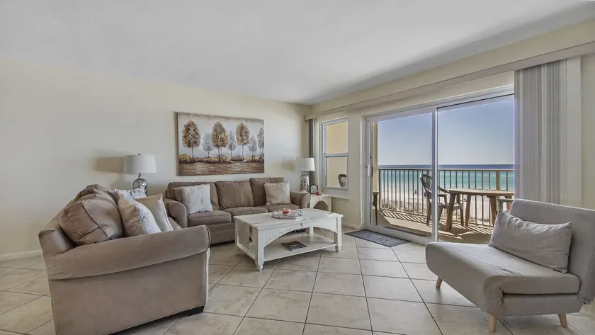 Cabana Club, Beachfront, King Bed, private beach - Image 1