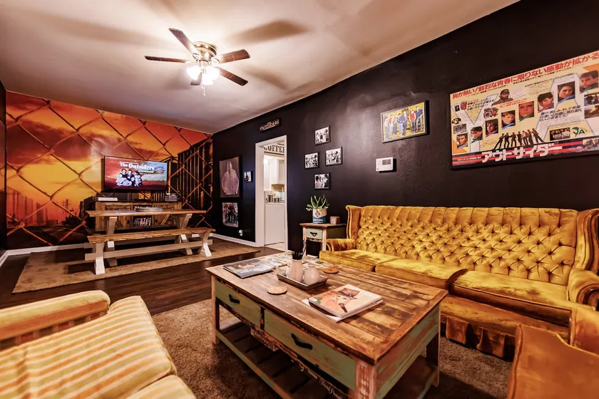 Greaser Hideout @ Outsiders House Museum - Image 1