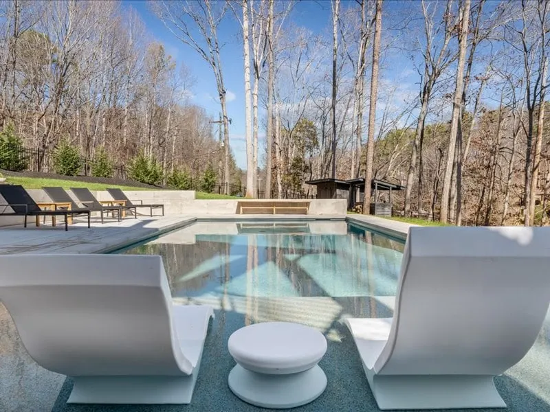 Waterfront on Lake Norman with pool and dock! - Image 1