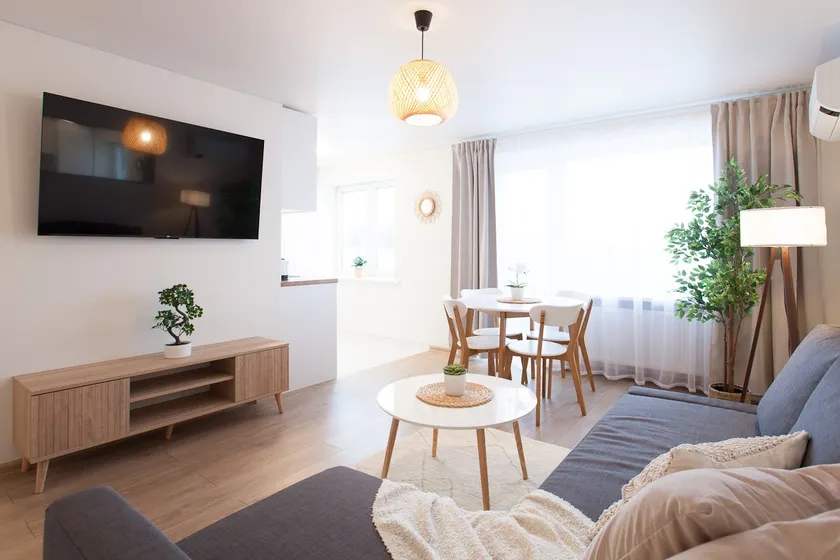 Charming Central Apartment - Free Parking - Image 1