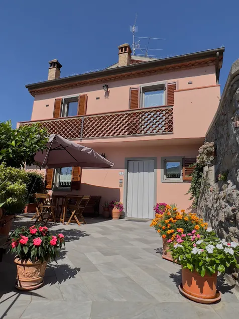Terrace on the Borghetto - Image 1