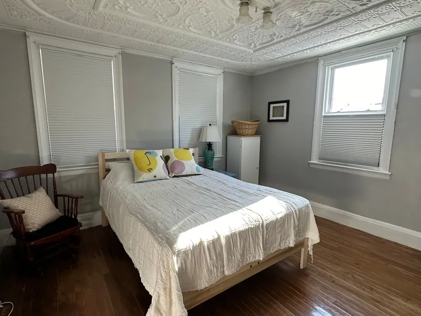 Quiet, Central Apartment in Historic Neighborhood - Image 1