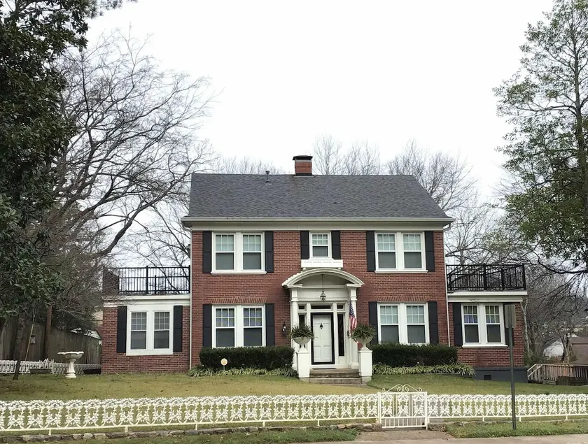 The Oaklawn Colonial - Image 1