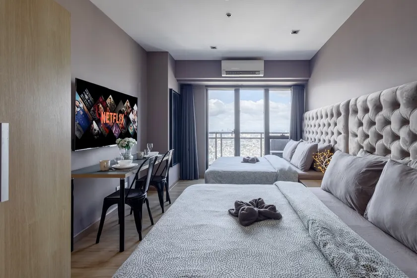 Panoramic 58F View at Knightsbridge! 2 Queen Beds! - Image 1