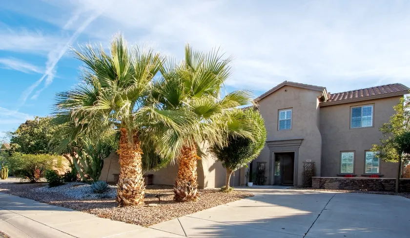 Beautiful Family Home With Pool/Smart TV/AC - Image 1