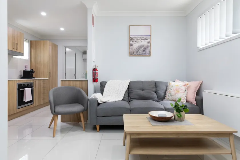 Comfortable Rocklea 1BR | Parking & AC | 339F1 - Image 1