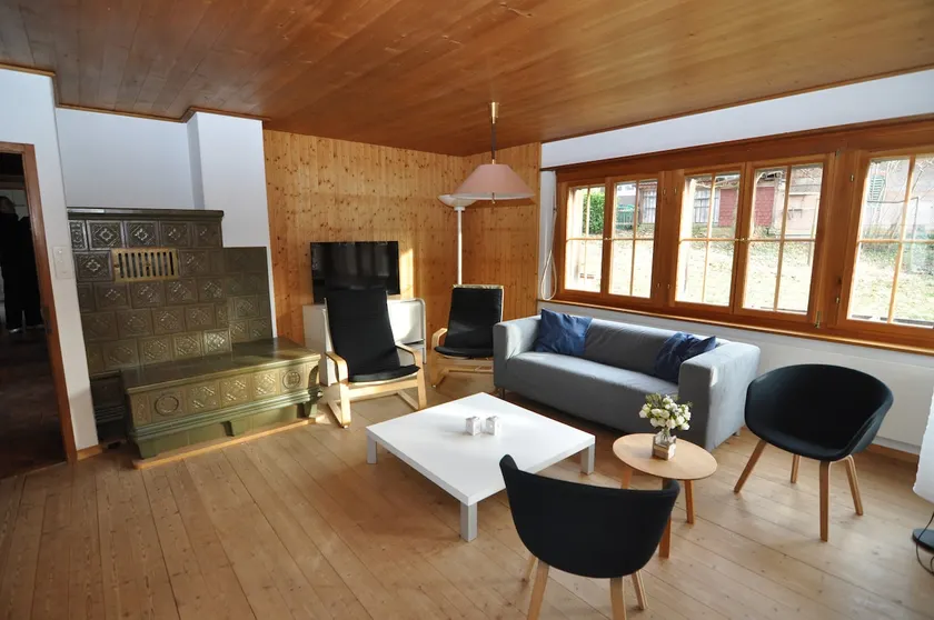 Cozy chalet overlooking the lake and mountains - Image 1