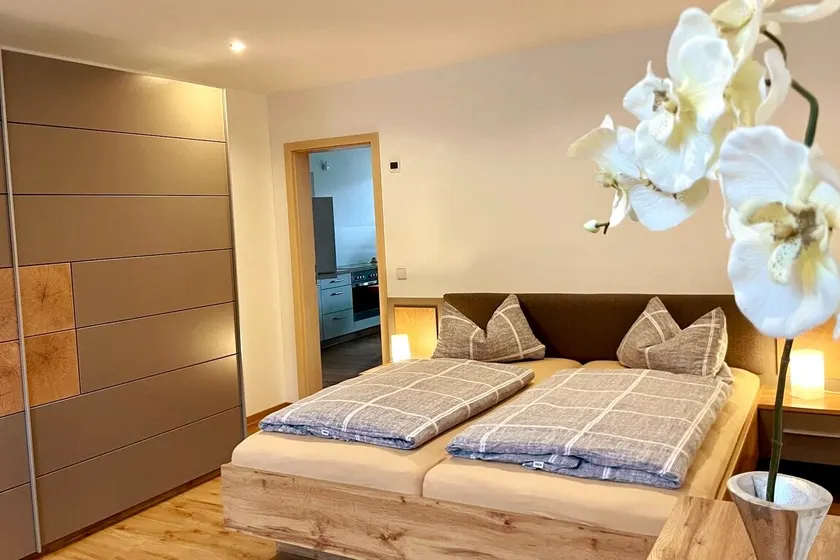 Spacious room with balcony on the 2nd floor - Image 1