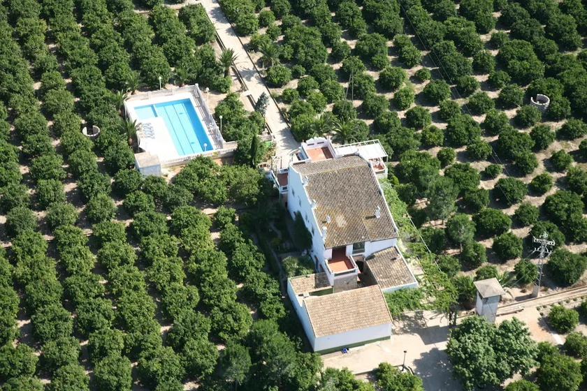 landdistrikterne gård beliggende i sig selv en orange gård - Image 1
