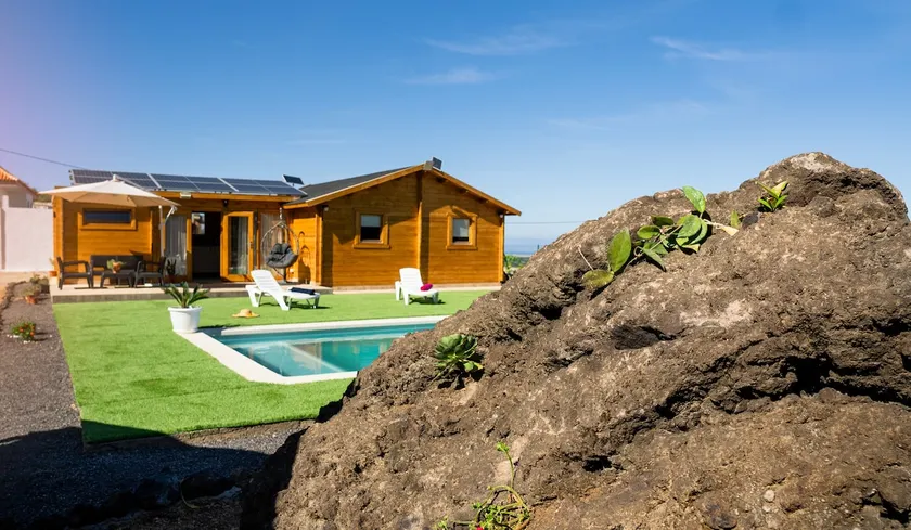 Villa Tacande | Wooden house with a private pool - Image 1