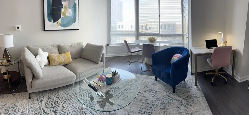Stylish1BR, FREE Parking, Pool,Gym,Wifi - Image 1