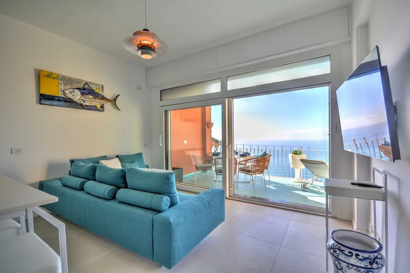 Tigullio Rocks - Luxury Flat - Image 1