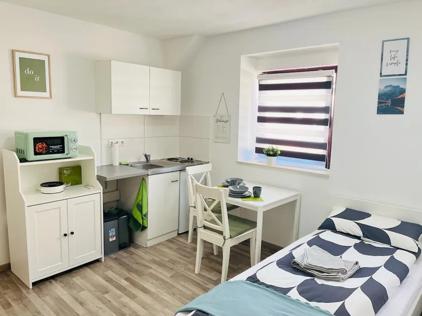Nice place, convenient location - Image 1