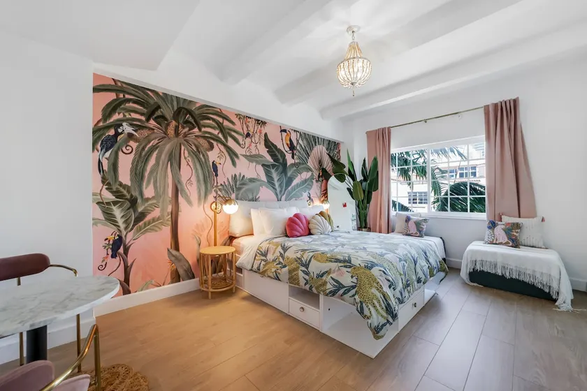 Ocean Suite steps away from Soho House & Faena - Image 1