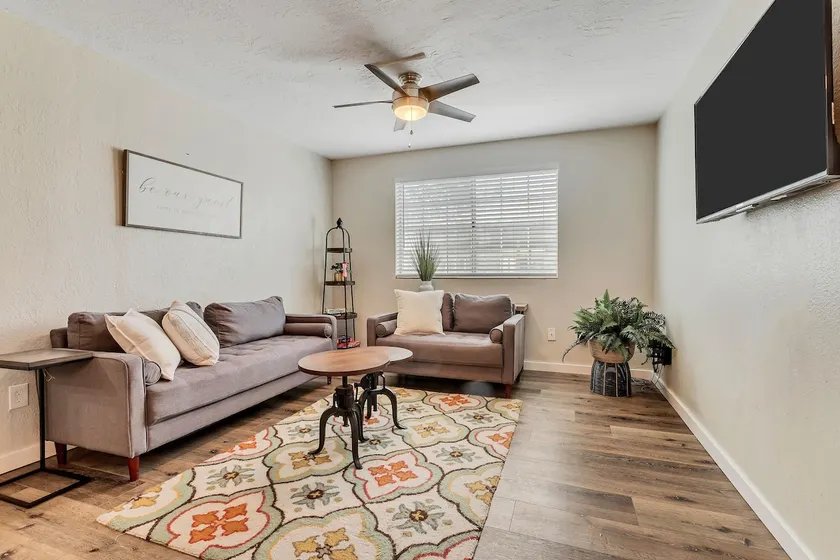 Pet Friendly, Ground Floor Condo, Central Orem - Image 1