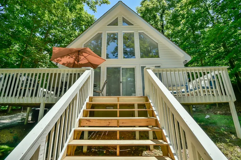 Lake-Front - Hot Tub, Large Dock, Fire Pit, Deck - Image 1